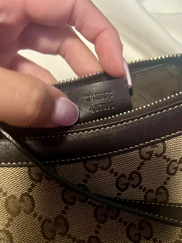 90s Vintage Gucci Lovely Heart Charm Pochette63611957754753122