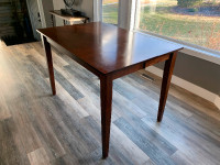 Kitchen table and 4 matching chairs for sale.