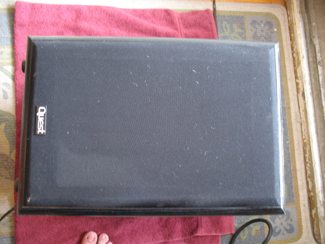 For sale a Quest QS8 Active/ Powered Sub-woofer in Speakers in City of Toronto - Image 2