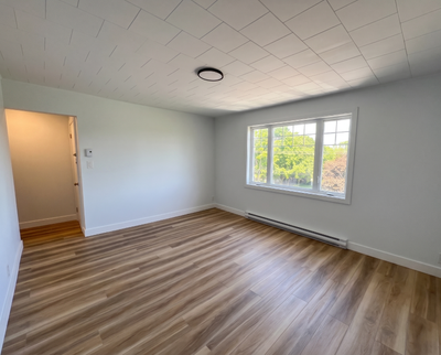 Magnifique appartement situé au dernier étage d’un immeuble tranquille, entièrement rénové avec goût...
