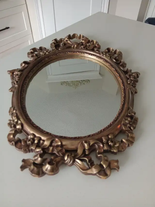 Vintage Ornate Baroque Style Gold Gilted Framed Mirror in Home Décor & Accents in Calgary - Image 3