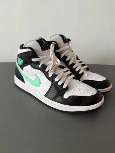 Jordan 1 Mid SZ8, View more