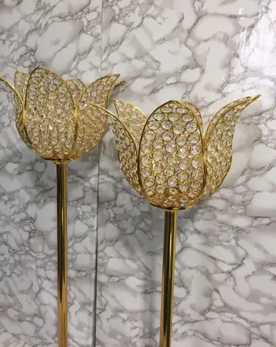 Brand new Beautiful flower shaped candle holder