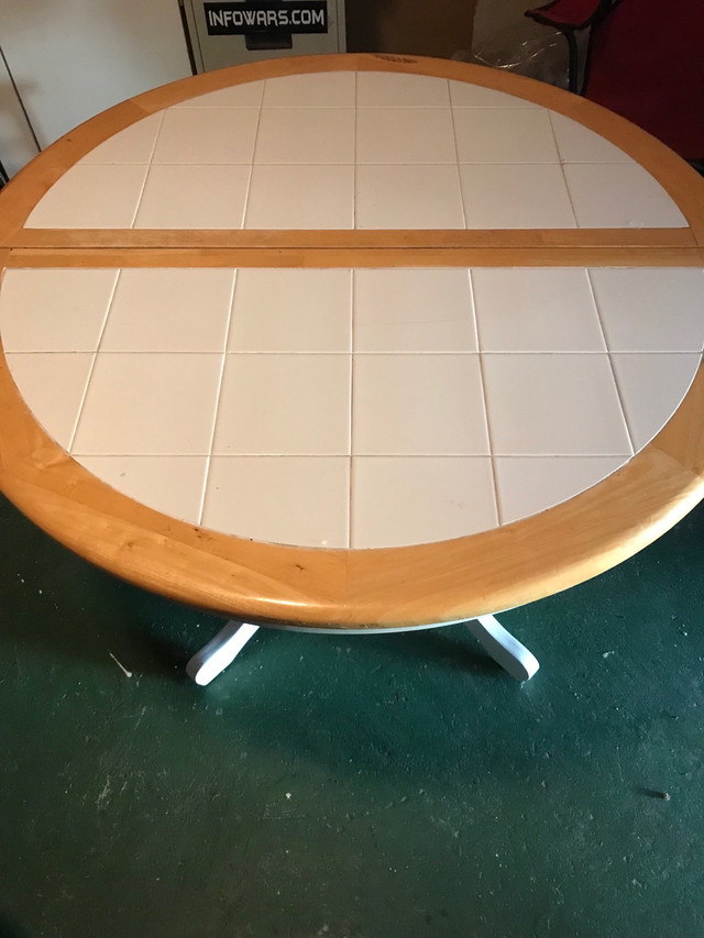 tiled kitchen table with mechanical leaf in Dining Tables & Sets in City of Halifax