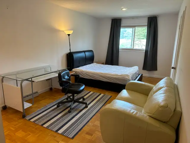 Rooms- 5 minutes walk to UW in Room Rentals & Roommates in Kitchener / Waterloo - Image 6