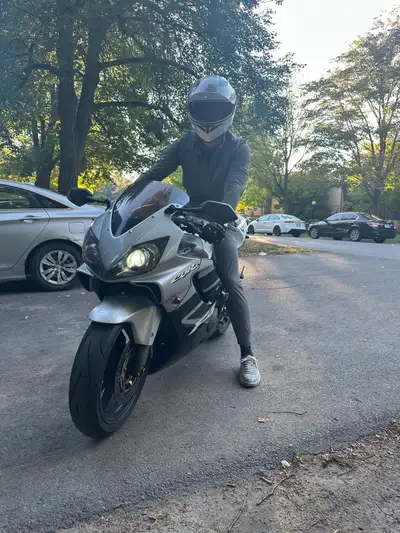 2001 Honda CBR 600F4i – Ready to Ride! Selling my 2001 Honda CBR 600F4i in great condition. • New re...