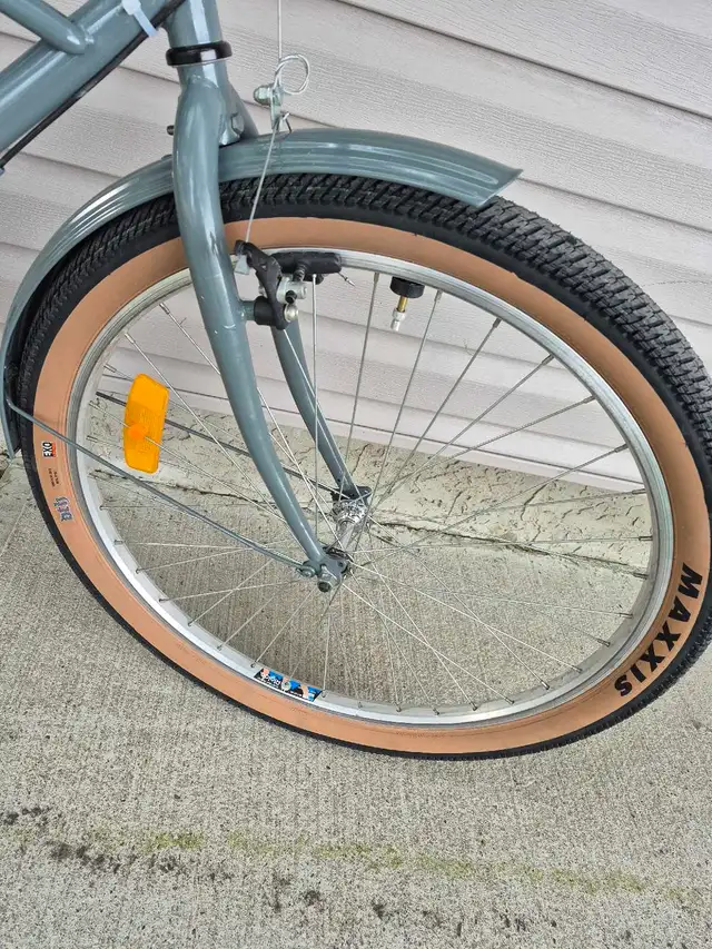 26 Huffy Cruiser bike in Cruiser, Commuter & Hybrid in Calgary - Image 10