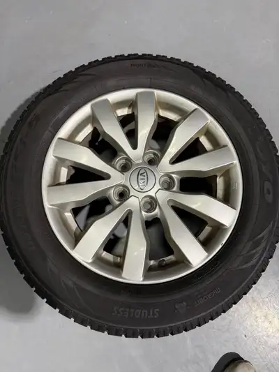16” Kia rims with winter tires 205/55R16 Toyo Observe gsi-5 5x114.3