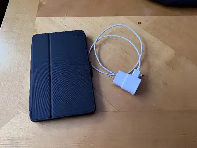 Samsung Galaxy Tab A 8" 32GB Android Tablet with Speck cover. SM-T387W 32 gigs. Has a SIM card slot....