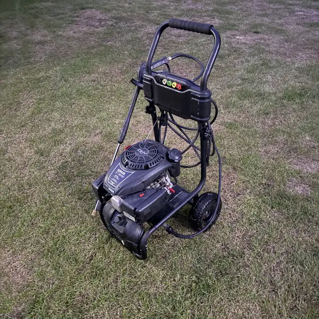 Nice little pressure washer. Not sure of the exact output on thi in Power Tools in Kawartha Lakes - Image 10