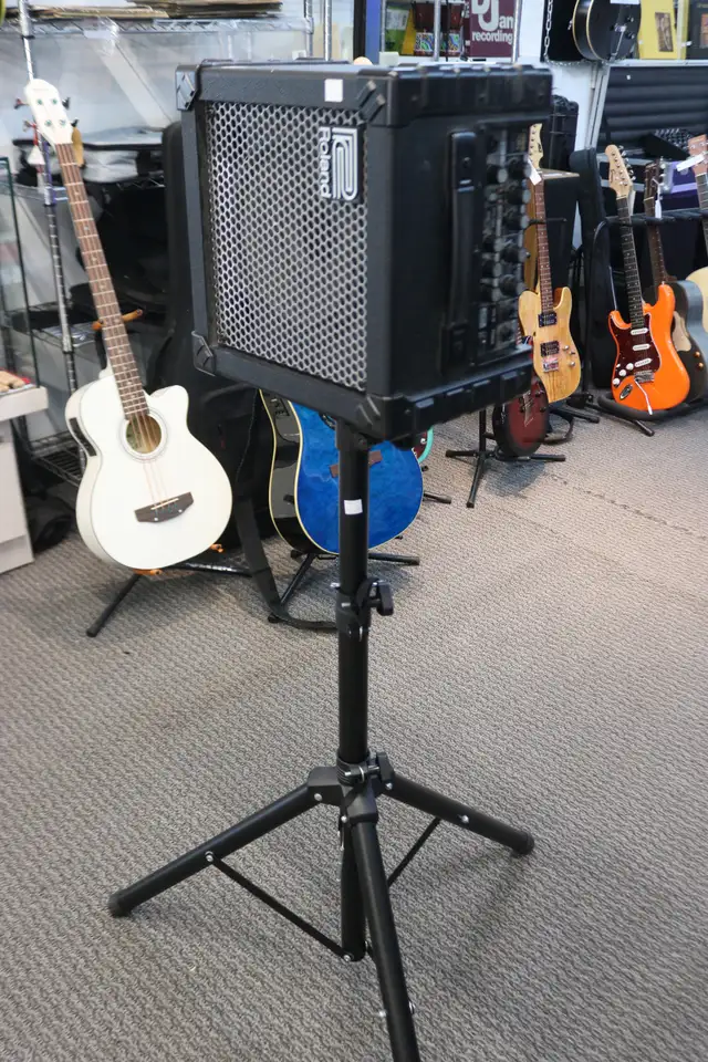 Amp Musical ROLAND cube-20x w/ pa Stand attachment (#42031-1) in Amps & Pedals in City of Halifax - Image 9