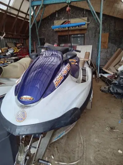 2004 yamaha waverunner fx crusier no trailer need seat recovered No trailer 4500