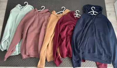 10$/CHACUN HODDIES 2XL JAMAIS PORTÉS , View more
