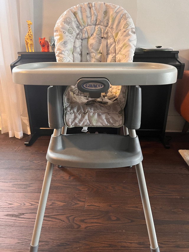 Graco SimpleSwitch Highchair in Feeding & High Chairs in City of Toronto