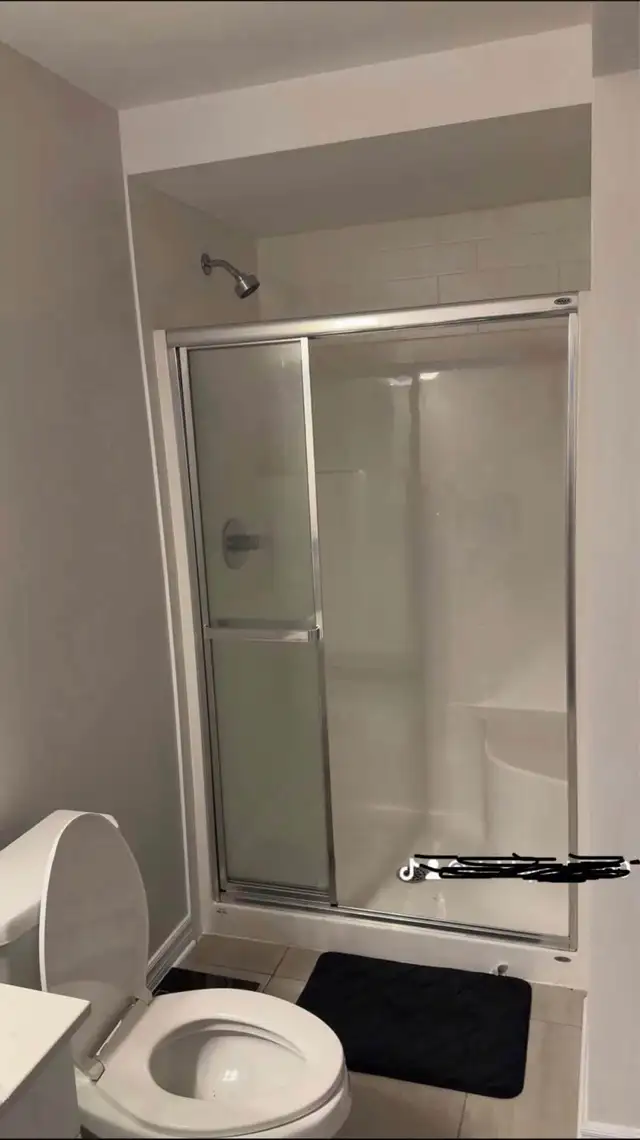 Apartment  in Room Rentals & Roommates in Ottawa - Image 3