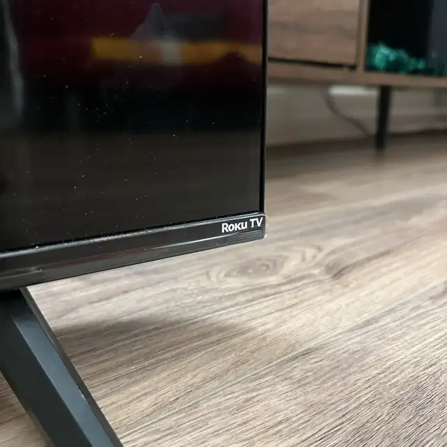 TCL 50" 4K UHD Roku Smart TV in TVs in Ottawa - Image 6