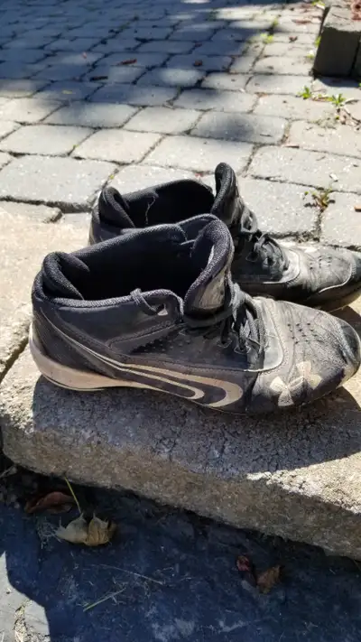 Baseball Cleats - Under Armour - Size 9.5, View more