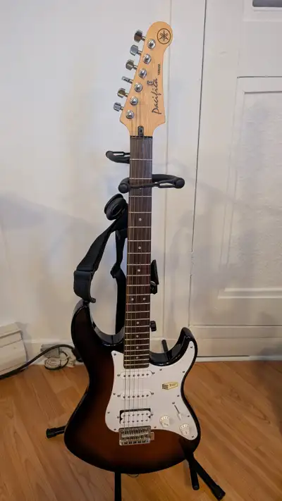Guitare électrique Yamaha Pacifica, View more