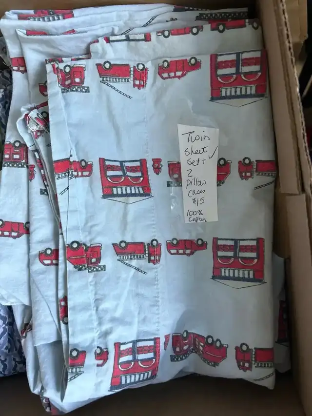 Twin sheet set $15, 2 pillowcases, fire trucks, 100% cotton ++++ in Bedding in Oakville / Halton Region - Image 3