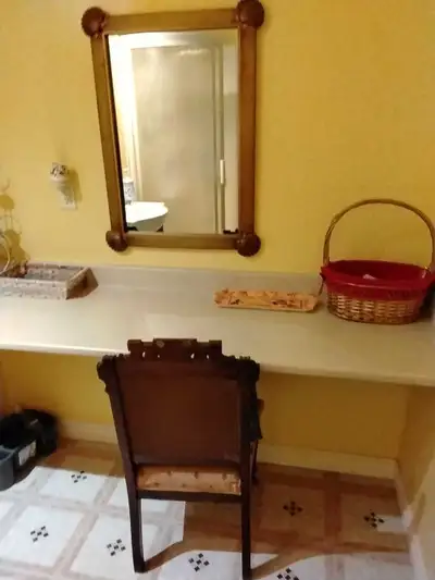 Lage furnished room 12 x24, own bathroom, wifi, heat, lights and shared kitchen . Sherwood, bus stop...