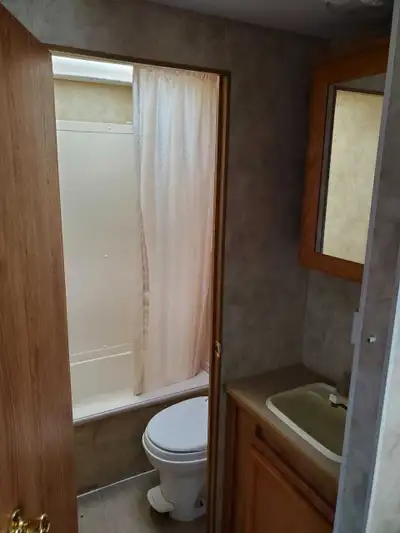 2006 Jayco with bunks Selling our 2006 Jayco 29BH (29 ft long) camper in great condition Had new flo...