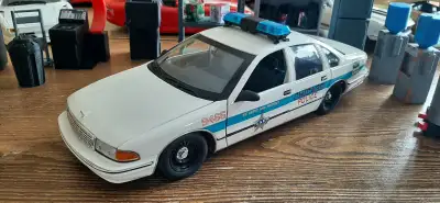 Diecast Chevrolet Caprice Police Car UT Models 1/18, View more