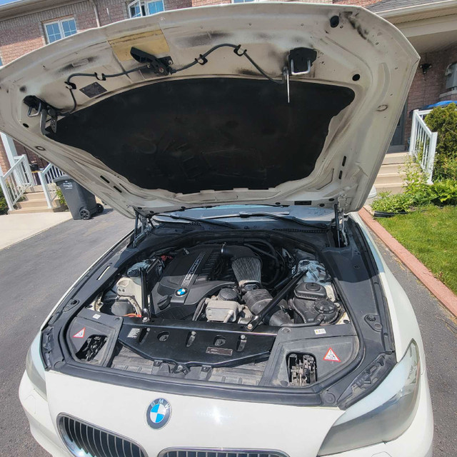 2011 bmw 535i xdrive. in Cars & Trucks in Mississauga / Peel Region - Image 3