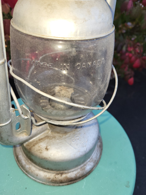 Old BEACON GSW Wind Proof Lantern in Arts & Collectibles in Hamilton - Image 2