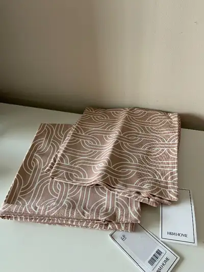 Set of 2 H&M home BNWT cushion cover, View more