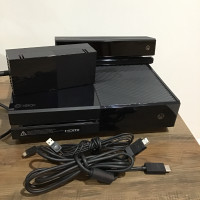 XBox One with Kinect and 2 Controllers