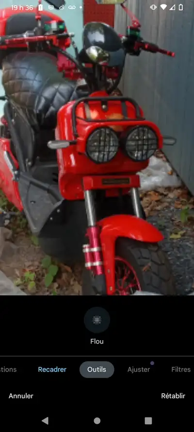 Je vends mon scooter rouge de 2021 avec seulement ,300 km au compteur. Ce scooter est en excellent é...