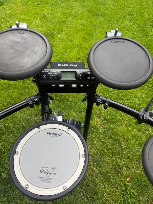 Roland TD-4 | Excellent condition | Pearl kick pedal in Drums & Percussion in Oakville / Halton Region - Image 4