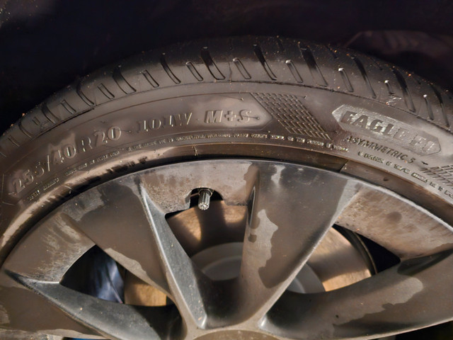 255/40R20 101W Goodyear Eagle F1 Used Single All Season Tire in Tires & Rims in Vancouver