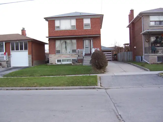 STUDENT RENTAL-near GLENCAIRN SUBWAY in Room Rentals & Roommates in City of Toronto - Image 2