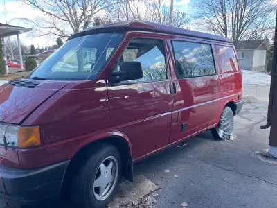 Westfalia 1995 5 cylindres, 2,5 litres automatique 219 000 km Très bon état, très propre, mécanique...