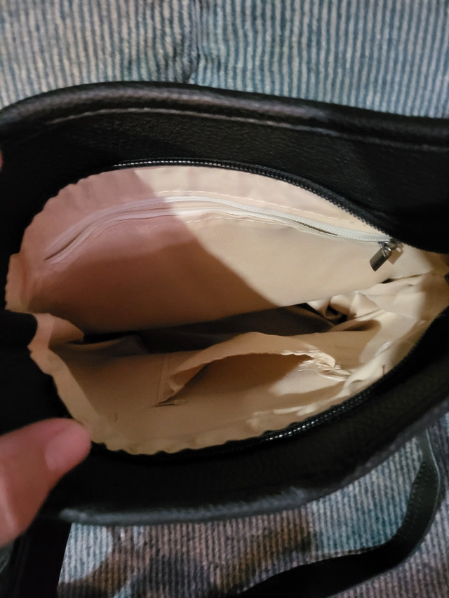 Skull bag in Women's - Bags & Wallets in Norfolk County - Image 4