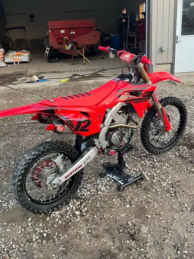 2018 crf 250r Very well taken care of and I’ve never had a problem with it, the only issue is there’...