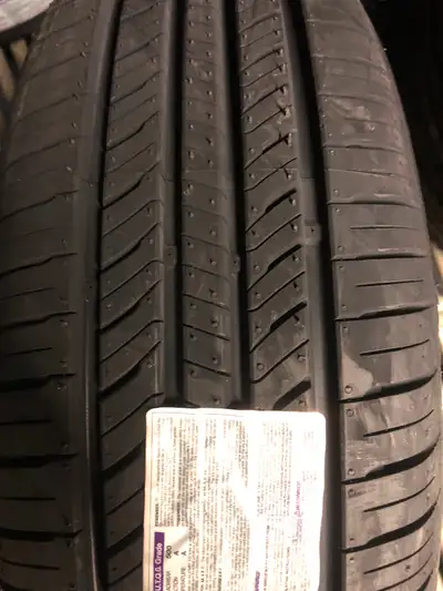 New set of 225 60 17 laufenn g-fit all season tires. Tires are brand new never been mounted or used...