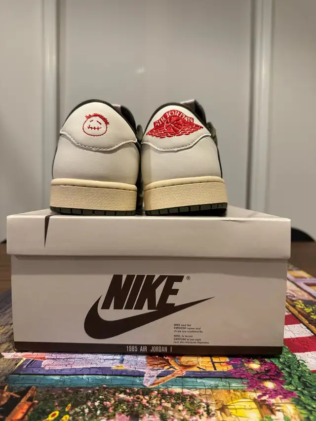 Jordan 1 low Travis Scott Olive 12m in Men's Shoes in Markham / York Region - Image 5