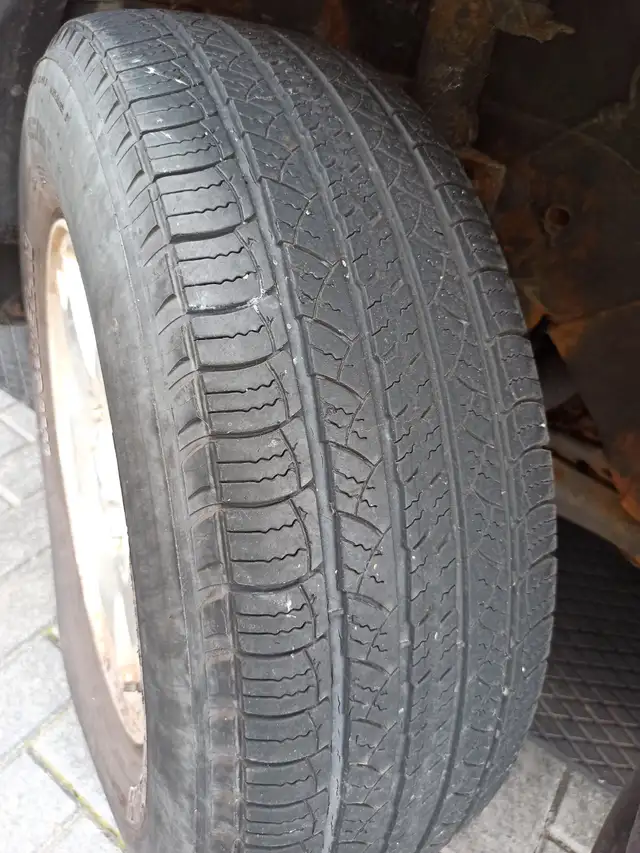 Original Ford mags with all season tires installed in Tires & Rims in West Island - Image 2