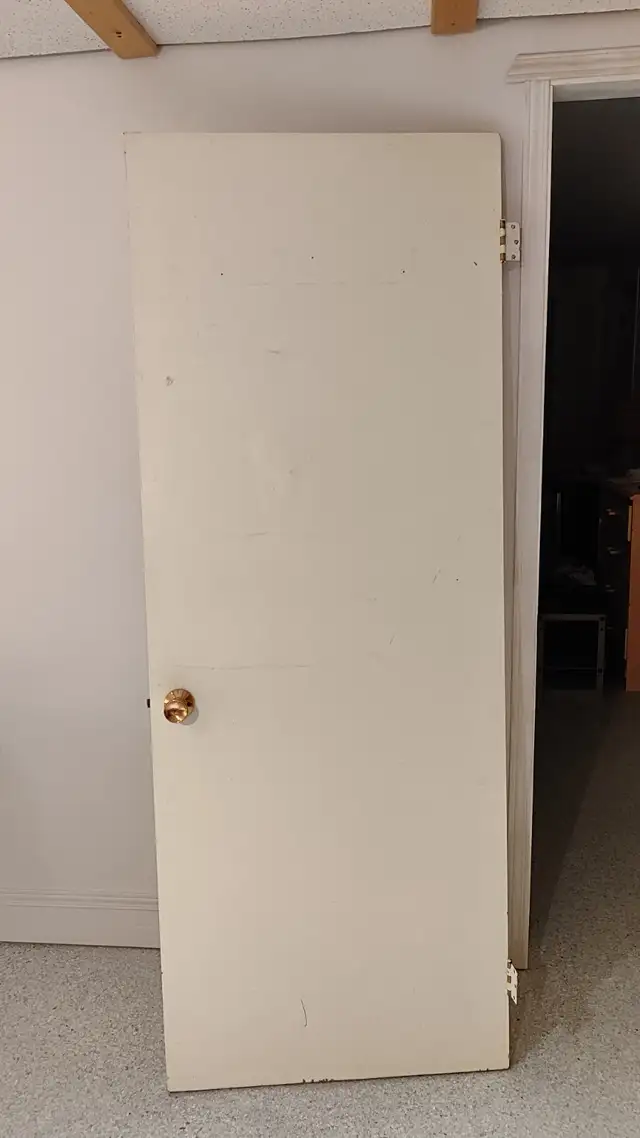 Deux (2) portes d'intérieur en lauan in Windows, Doors & Trim in City of Montréal - Image 3