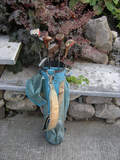 Assorted wood & alloy golf clubs from 1 to 5 putter included 8 clubs in all Cooper shoulder bag ball...