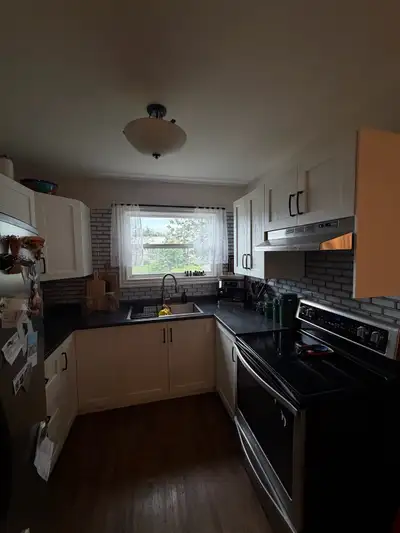 Upper Unit of House to Rent - $1800 per month - 2 bedroom - 1 office/ laundry (third bedroom was con...