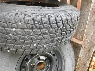 excellent tread 235/75/16 off of a 2000 1500 truck. Price is firm