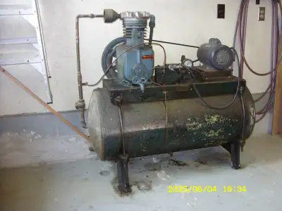 electric air compressor 2 hp 220v or 115V motor.tank 40 gal plus?