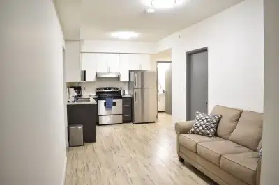 1 LARGE Private Bedroom: Spring 2026 Sublet (May–August) • $1100 in Room Rentals & Roommates in Kitchener / Waterloo - Image 6