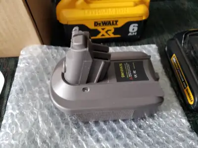 Dyson revival DeWalt adaptor battery vacuum v7 v8 handheld NEW
