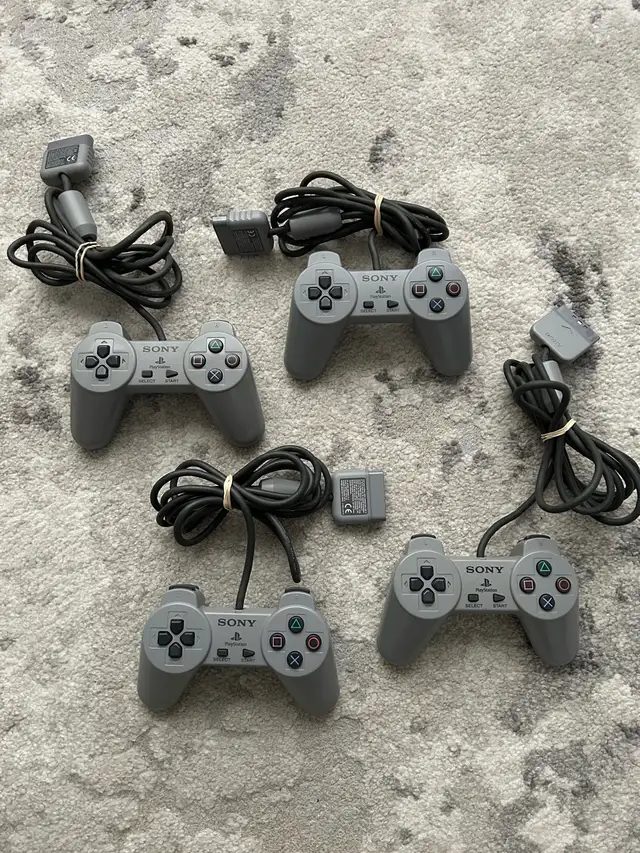 PS1/2 controllers in Older Generation in Winnipeg - Image 2