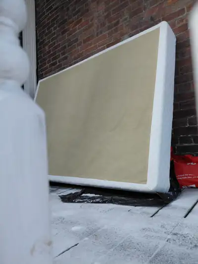 Free boxspring, View more