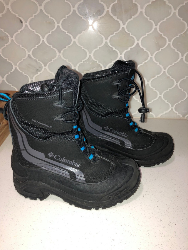 Excellent used condition kids size 1 Columbia winter boots  in Kids & Youth in London